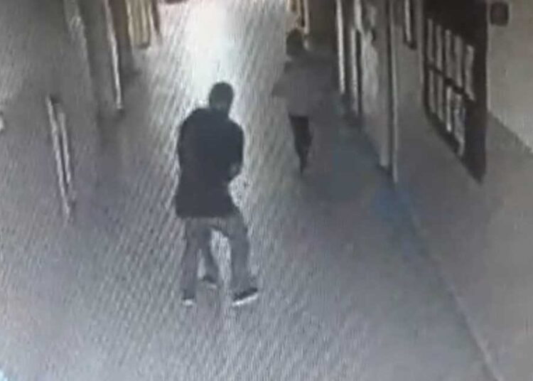 Heimlich manevrasıyla öğrencisinin hayatını kurtardı 1 Heimlich manevrasıyla öğrencisinin hayatını kurtardı