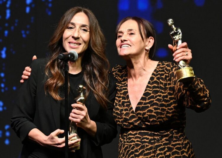 Altın Portakal Film Festivali'nde ödüller sahiplerini buldu 1 Altın Portakal Film Festivali’nde ödüller sahiplerini buldu