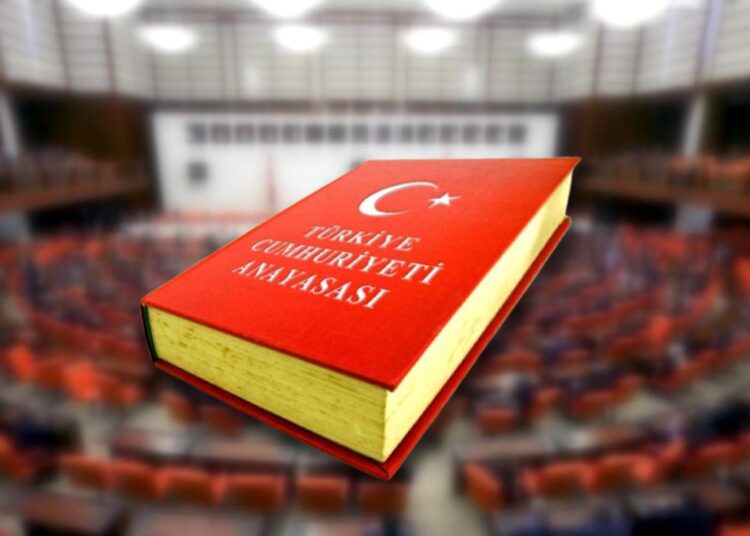 Mümtaz'er Türköne yazdı I Anayasa meselesi: Devlet, millet ve ülke ayrı ayrı bölünebilir mi? 1 Mümtaz’er Türköne yazdı I Anayasa meselesi: Devlet, millet ve ülke ayrı ayrı bölünebilir mi?