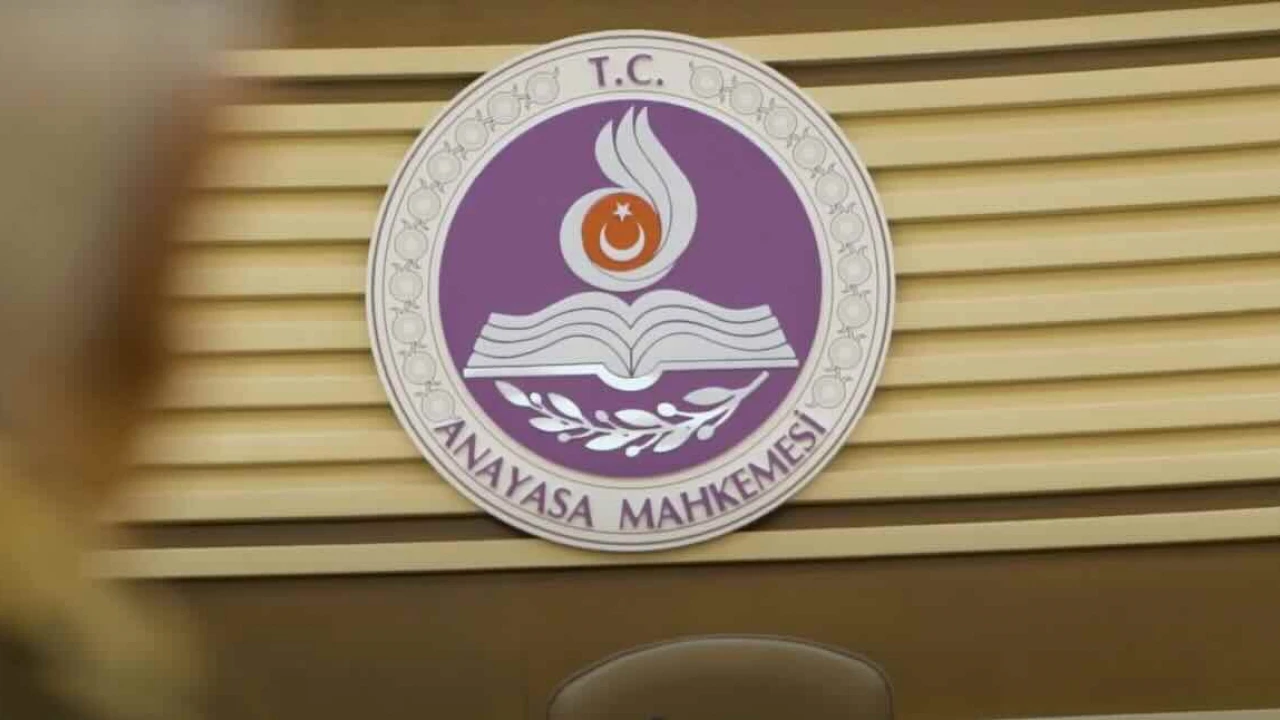 AYM'den göreve iade edilen KHK'lılarla ilgili yeni karar! Tazminat alabilecekler