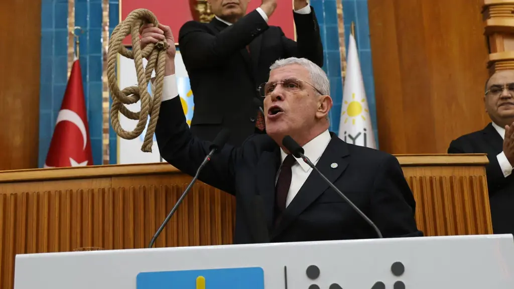 Müsavat Dervişoğlu gönderdi, Bahçeli urgana İYİ Parti’yi astı 2 Müsavat Dervişoğlu gönderdi, Bahçeli urgana İYİ Parti’yi astı