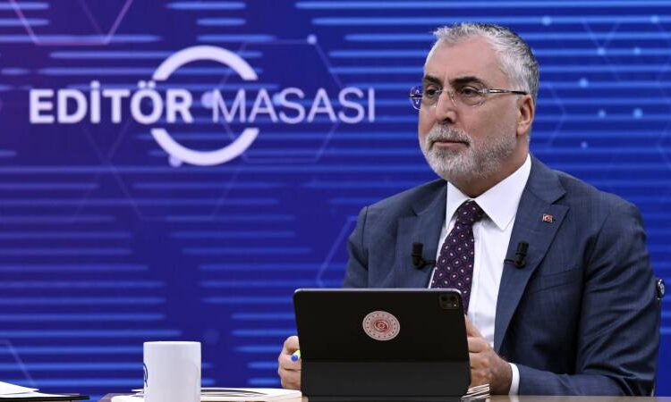 Erken emekli olunmamasını isteyen Bakan Işıkhan: “Bakın Cumhurbaşkanımız bile nasıl özveriyle çalışıyor!" 1 Erken emekli olunmamasını isteyen Bakan Işıkhan: “Bakın Cumhurbaşkanımız bile nasıl özveriyle çalışıyor!”