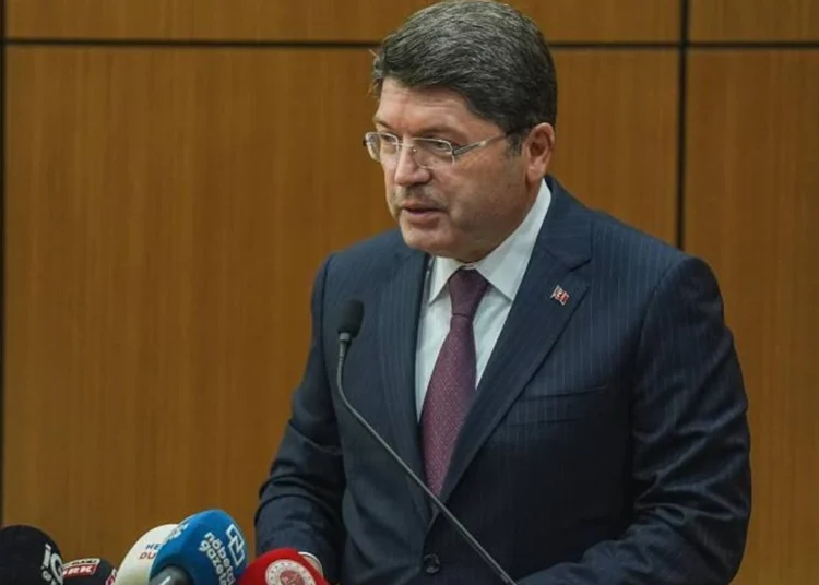 Bakan Tunç: 2 yılın altında ceza alanlar da cezaevine girecek