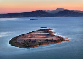 Konya’da satılık ada!