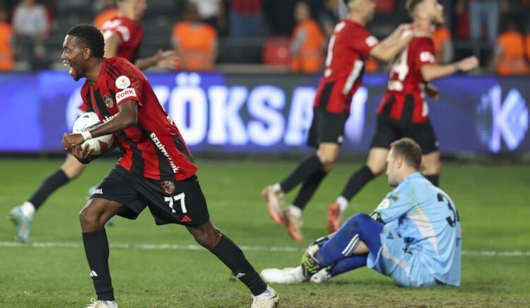 Beşiktaş, Antep deplasmanında 2 puanı uzatmada bıraktı