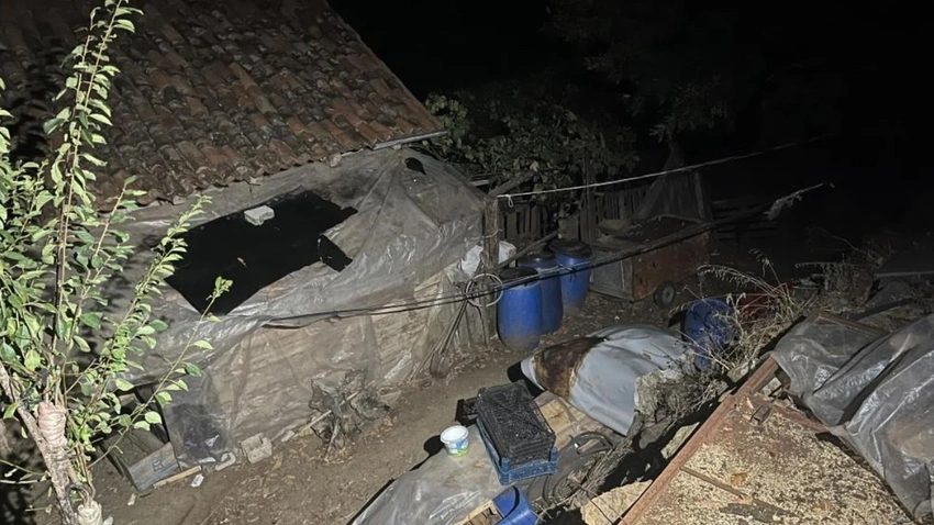 Bursa'da baltalı dehşet: 16 yaşındaki çocuk 3 kişiyi katletti 3 Bursa'da baltalı dehşet: 16 yaşındaki çocuk 3 kişiyi katletti