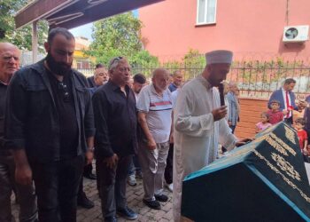 Cenaze namazı sırasında ölmediği anlaşılan kişi hastanede öldü