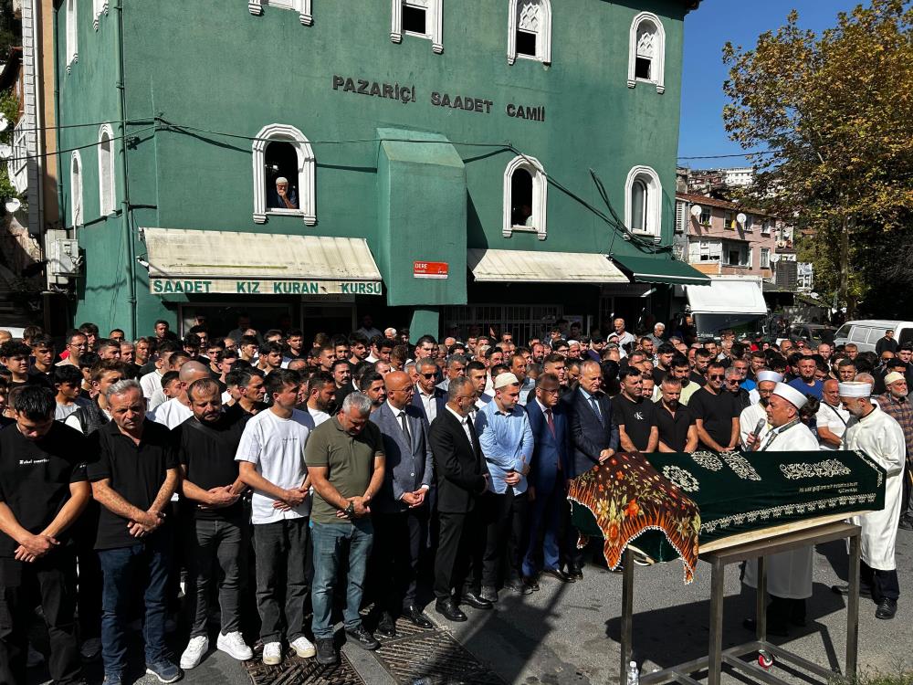 Katledilen İkbal ile Ayşenur son yolculuklarına uğurlandı 8 Katledilen İkbal ile Ayşenur son yolculuklarına uğurlandı