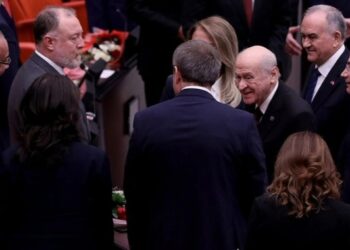 Bahçeli’den ‘DEM Parti’lilerle tokalaşma’ hakkında şaşırtan açıklama: Barışı sağlamak lazım