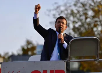 Ekrem İmamoğlu: Seçimde bükemediğiniz bileği böyle eğemezsiniz