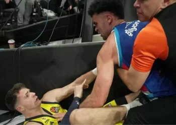 Eurolegue’in iki Türk takımının maçında yumruklar konuştu