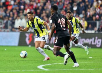 Fenerbahçe son dakikalarda yediği golle yıkıldı: 2-2
