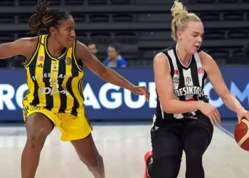 Ertelenen maçta, FIBA Kadınlar Süper Kupası’nın sahibi Beşiktaş’ı yenen Fenerbahçe oldu