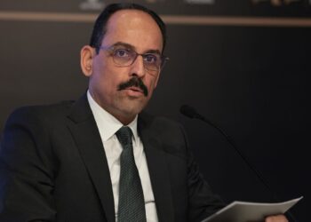 ‘Al sana parti devleti’: MİT Başkanı Kalın, AK Parti MKYK toplantısına katılmış