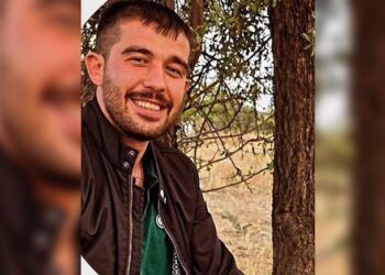 Görüntülü aradığı akrabalarına intiharını izletti