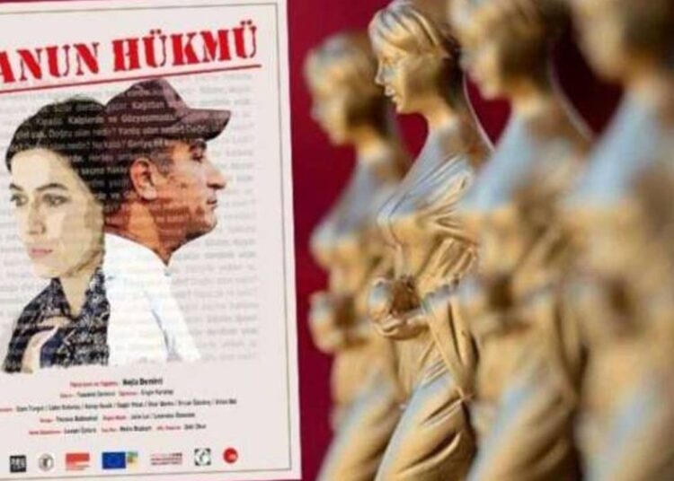 ‘Kanun Hükmü’ bu yıl da sansüre takıldı: Özgür Portakal’da gösterimi yasaklandı 1 ‘Kanun Hükmü’ bu yıl da sansüre takıldı: Özgür Portakal’da gösterimi yasaklandı