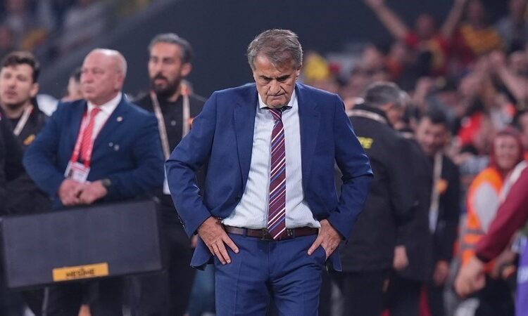 Şenol Güneş taraftardan özür diledi: ‘Bundan kötü oyun olamaz’