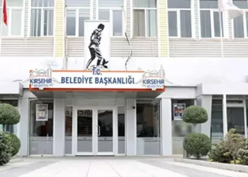 Tapu kayıtlarına göre Kırşehir Belediyesi ‘kerpiç ev’de hizmet veriyor