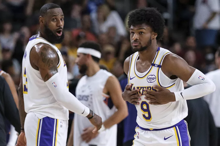 NBA tarihinde bir ilk: LeBron James, oğlu ile aynı takımda oynadı 2 NBA tarihinde bir ilk: LeBron James, oğlu ile aynı takımda oynadı