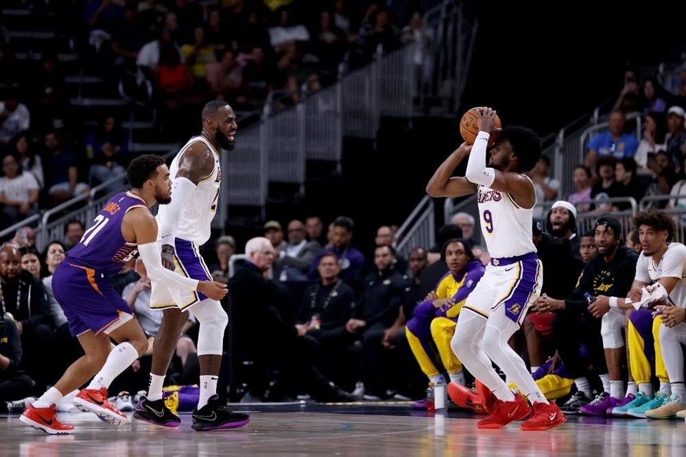 NBA tarihinde bir ilk: LeBron James, oğlu ile aynı takımda oynadı 5 NBA tarihinde bir ilk: LeBron James, oğlu ile aynı takımda oynadı