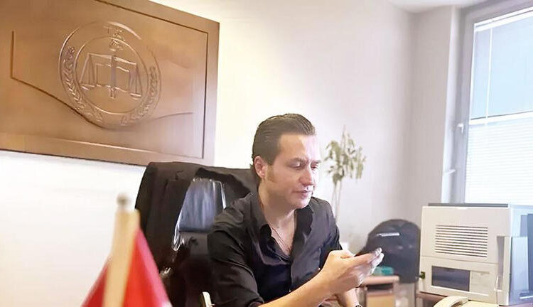 Savcı, ‘Bolu'ya geldiğini biliyoruz, ensendeyiz’ diyen çete üyelerine ‘16 tane mermim var, gelin hepinize yeter’ karşılığını vermiş 1 Savcı, ‘Bolu’ya geldiğini biliyoruz, ensendeyiz’ diyen çete üyelerine ‘16 tane mermim var, gelin hepinize yeter’ karşılığını vermiş