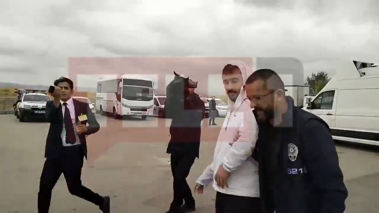 SON DAKİKA! Sinan Ateş davasının duruşma arasında Selma Ateş’e saldırı! 3 SON DAKİKA! Sinan Ateş davasının duruşma arasında Selma Ateş’e saldırı!