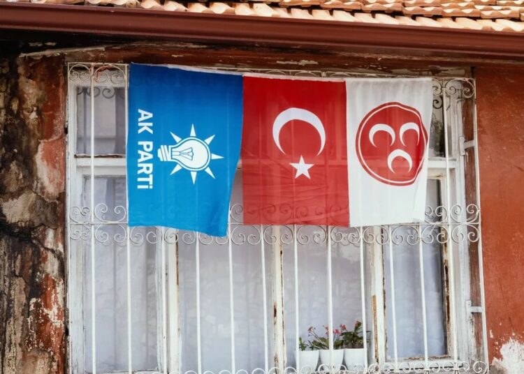 Mümtaz’er Türköne yazdı I Türk Sorunu nasıl çözülecek?