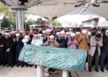 Mahmut Efendi’nin oğlu, Fatih Camii’nden son yolculuğuna uğurlandı