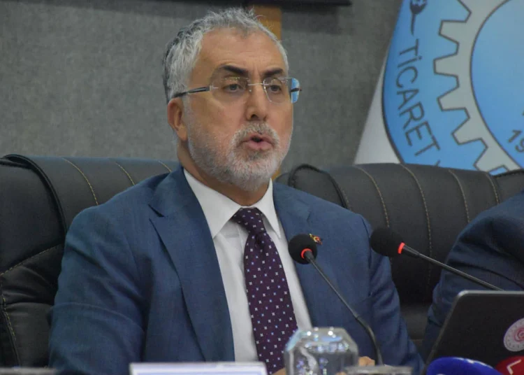 Bu yıl ve 2025’te emekli olacakların aylıklarında oluşacak farkla ilgili çalışma yapılıyor