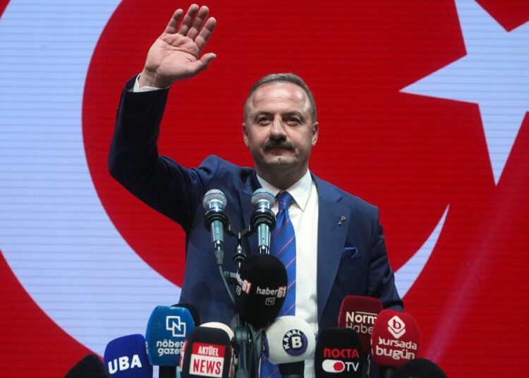 Yavuz Ağıralioğlu partisinin ilk tanıtımı yaptı, Bahçeli'ye yüklendi 1 Yavuz Ağıralioğlu partisinin ilk tanıtımı yaptı, Bahçeli’ye yüklendi
