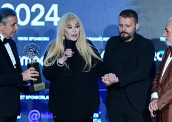 Zerrin Özer zor günler geçirdiğini açıkladı: ‘Beyin damarlarımda daralma var’