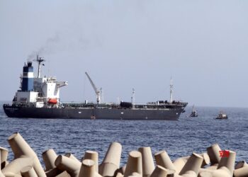 Türkiye’den İsrail’e petrol taşıyan tankeri takip ettiler: Türkiye kendi ambargosunu ihlal ediyor