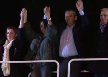 Özgür Özel Mardin’de: Ahmet Türk’e kayyım atayacakken duracaksın