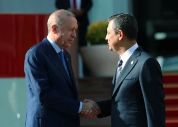 Erdoğan’ın Özgür Özel’e açtığı 1 milyonluk liralık davanın soruşturmasında ‘yetkisizlik’ kararı verildi