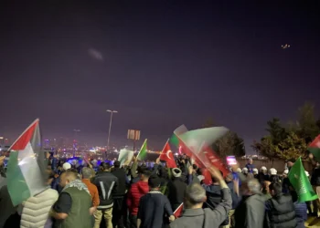 İsrail’e yük taşıyan gemilerin kalktığı Ambarlı Limanı’na vatandaş baskını