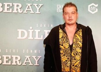 Oyunculuğu bırakan Arda Kural'ın yeni mesleği belli oldu 8 Oyunculuğu bırakan Arda Kural’ın yeni mesleği belli oldu