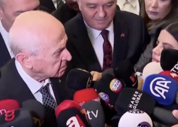 Bahçeli’nin gazeteci azarlamasına tepki
