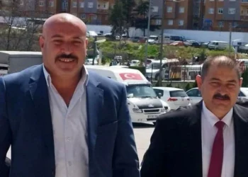 Belediye Başkanı ve şoförü silahlı saldırıda öldürüldü