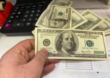 Kalpazanlar iş başında: Sahte dolarlar para sayma makinesinde bile anlaşılmıyor