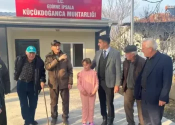 Köyün tek çocuğu olunca, arkadaşları da dedeler oldu
