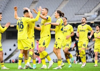 Mourinho onay verdi: Fenerbahçe tarihine geçen yıldız isim ayrılıyor