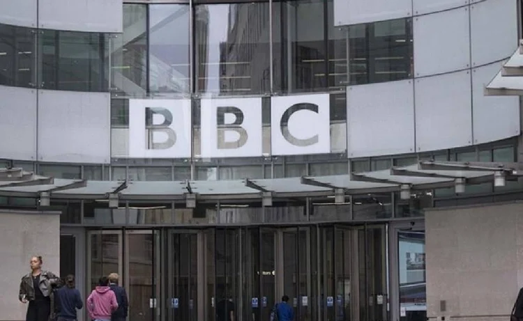 Gazeteciler, Gazze konusunda taraflı olmakla suçladıkları BBC’yi protesto etti