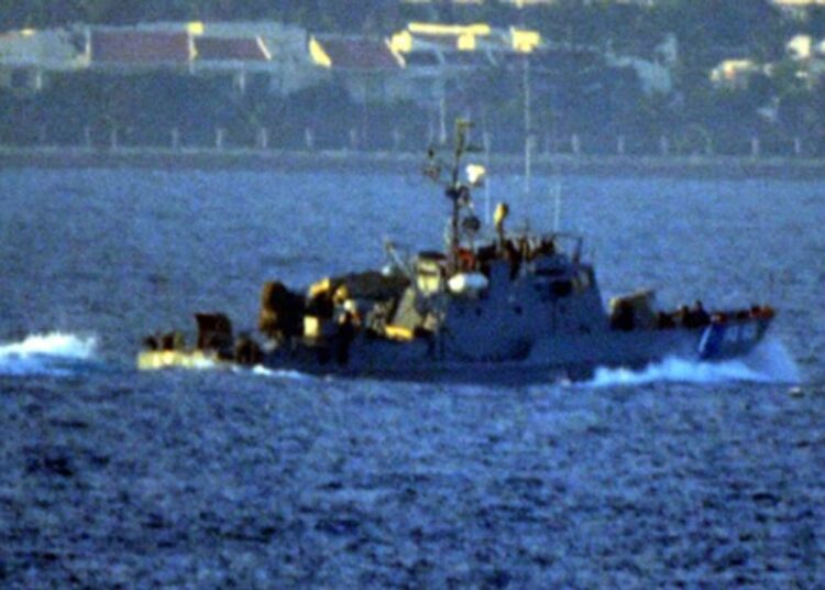 İnsan kaçakçıları göçmenleri denize attı: 4 kişi öldü, kayıp göçmenler aranıyor