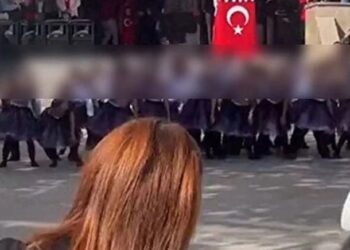 İngilizce müstehcen şarkı sözleriyle yapılan 29 Ekim gösterisine soruşturma 10 İngilizce müstehcen şarkı sözleriyle yapılan 29 Ekim gösterisine soruşturma