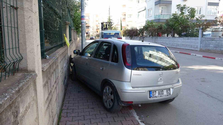 Kaza yapıp panikle kaçtı, geri dönünce ilk sorusu diğer sürücünün sağlık durumu oldu 2 Kaza yapıp panikle kaçtı, geri dönünce ilk sorusu diğer sürücünün sağlık durumu oldu