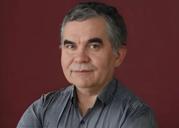 Mümtaz’er Türköne yazdı I Kâzım Güleçyüz’ün heykeli nereye dikilmeli?
