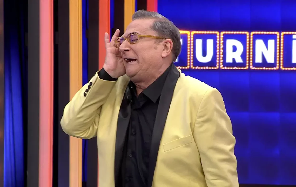 Mehmet Ali Erbil’in Kanal D’deki ‘Turnike’ programına son verildi 1 Mehmet Ali Erbil’in Kanal D’deki ‘Turnike’ programına son verildi
