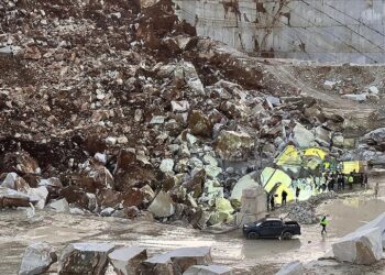 Mermer ocağında toprak kayması: 2 işçi hayatını kaybetti