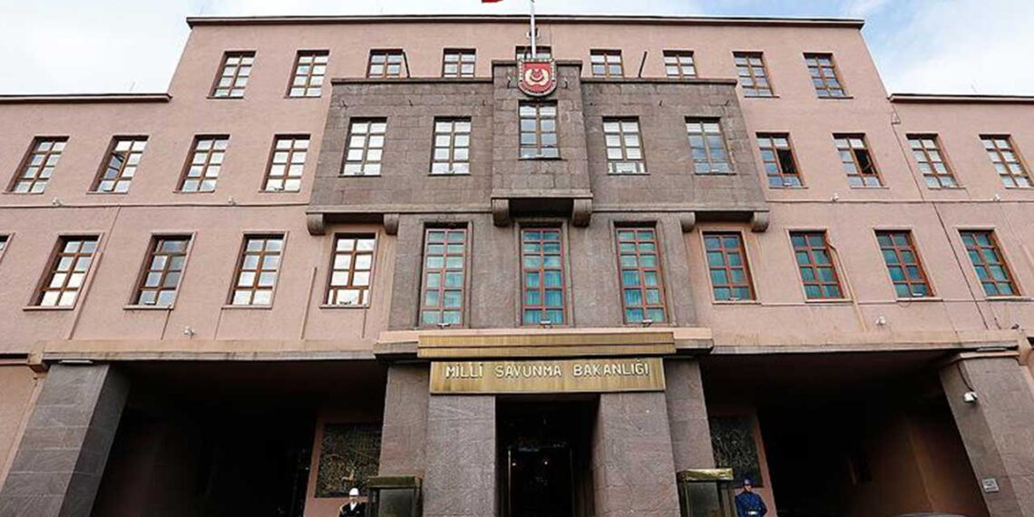 Anasayfa 68 Pedofili ile suçlanan Bosna Hersek’te görevli asker, TSK’dan ihraç edildi