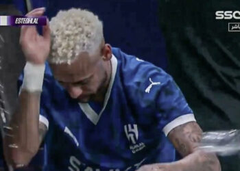Bir yıl sonra sahalara dönen Neymar yine sakatlandı